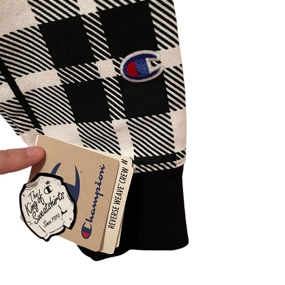 Champion and Urban Outfitters Collab Women’s Crop Reverse Weave Sweatshirt Small - Picture 10 of 11